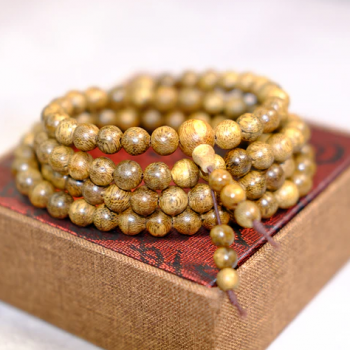 3 loại vòng tay trầm hương 108 hạt